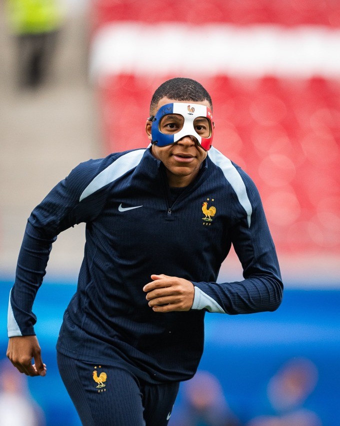 Mbappe có thể thi đấu ở trận gặp Hà Lan?